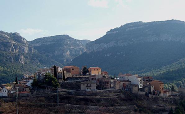 La cueva de Les Gralles desde Capafonts