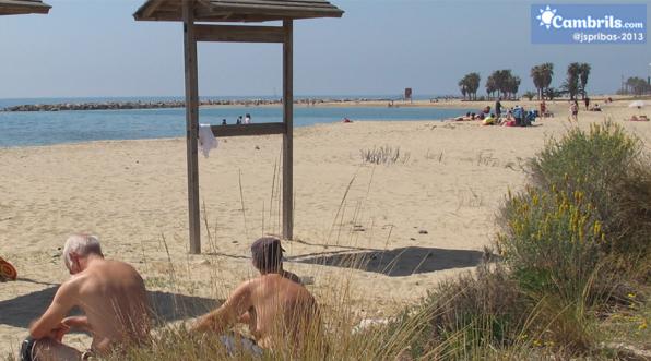 Cambrils begins this week intensive maintenance beaches