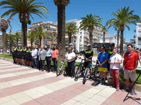 L'alcalde i regidors de Salou presenten la comissaria de platja