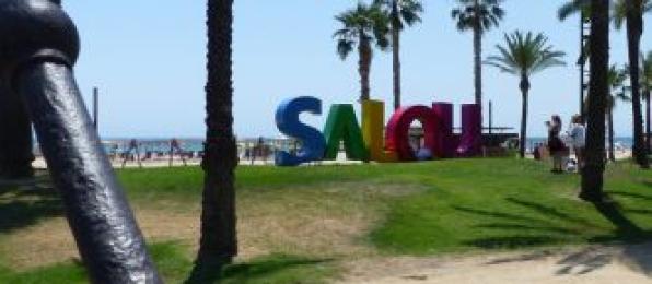 El Paseo Jaume I, con su rótulo gigante de SALOU