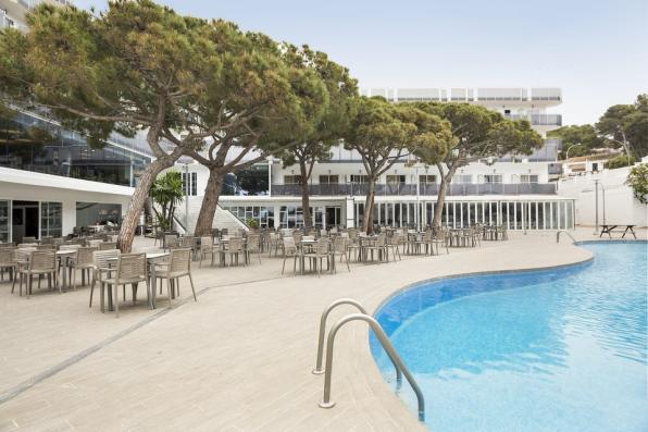 Best Cap Salou - Terraza de la piscina