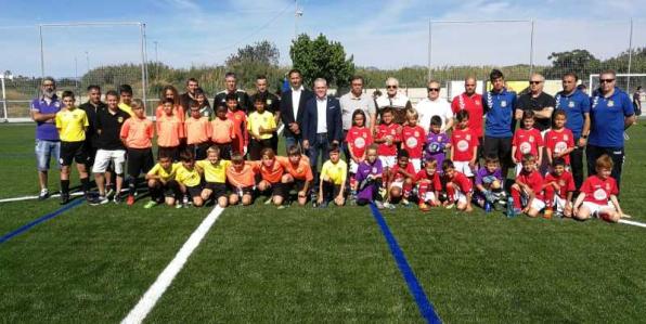 Momento de la inauguración del nuevo campo de futbol de Salou