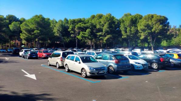 The blue zone remains active in winter in some streets of Salou