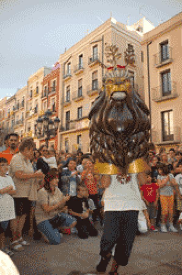 CONTINÚA LA FIESTA CON LA BAJADITA, LA PRESENTACIÓN DEL PREMIO PIN Y SOLICITUD LER Y EL CONCIERTO DE