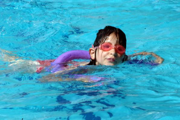 Tourists staying in the Priorat can access to 19 swimming pools with a single entry family