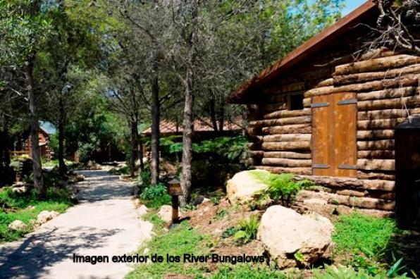 Larry Hagman (JR of Dallas) and Vicky Martin Berrocal open the Golden River Hotel of PortAventura 8