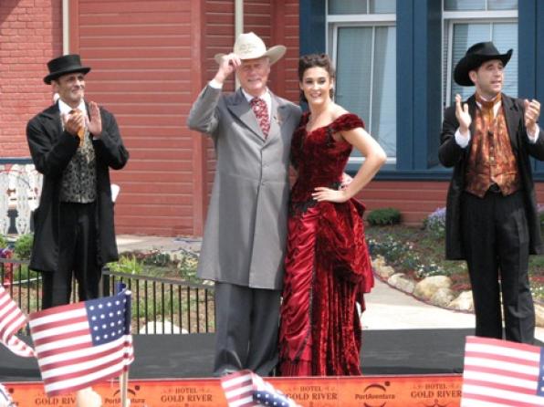 Larry Hagman (JR of Dallas) and Vicky Martin Berrocal open the Golden River Hotel of PortAventura