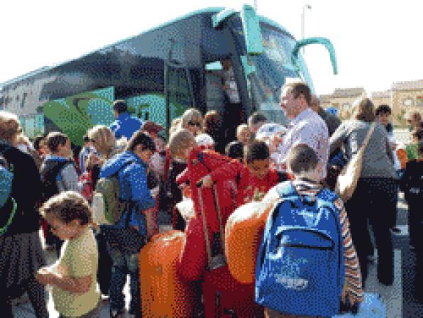 Más de sesenta niños participan en las colonias deportivas de Semana Santa