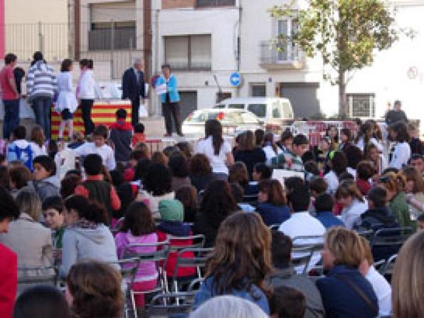 El Vendrell celebra la Diada de Sant Jordi llevando la cultura a la calle