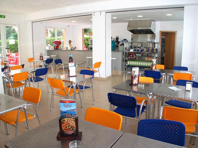 Cafeteria de los apartamentos les D&agrave;lies de Salou