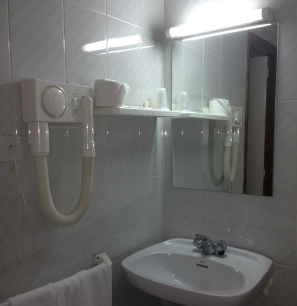 Hostal Venecia Montecarlo - Salou 5