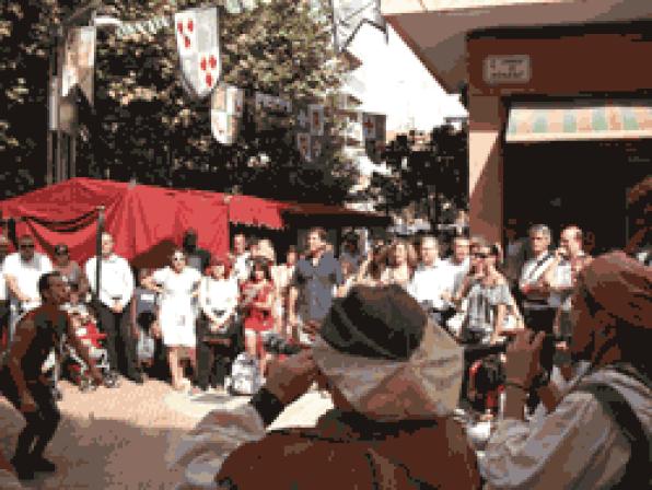 Salou inaugura el XII Mercat Medieval envoltat dhistòria, festa, màgia, comerç i espectacles